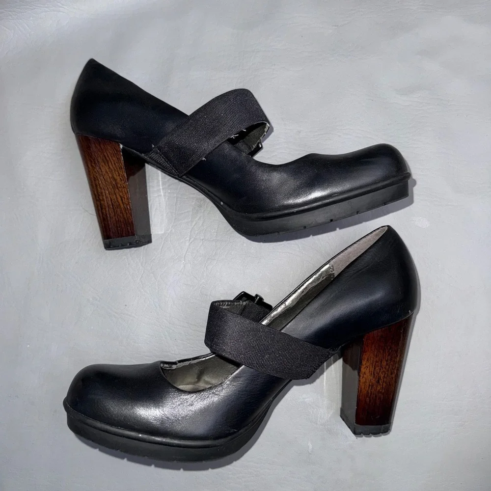 Kenneth‎ Cole Reaction Black Leather Mary Jane Platform Wood Block Heels 7.5M